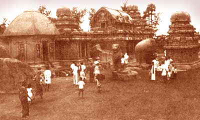 Комплекс монолитных скальных храмов в Махабилипураме (штат Тамилнад), VIIв.
